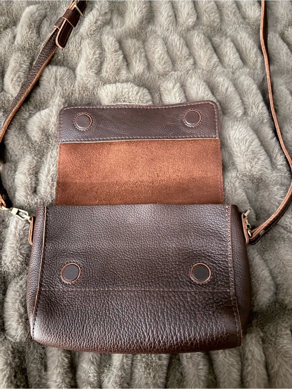 Portland Leather Cold brew Leather Crossbody Bag - Picture 3 of 10